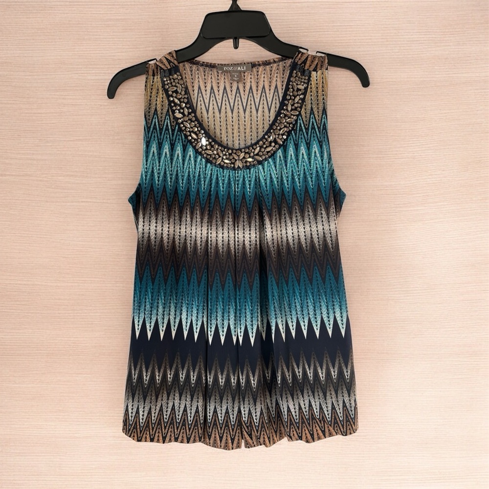 Sleeveless Chevron Pattern Top
